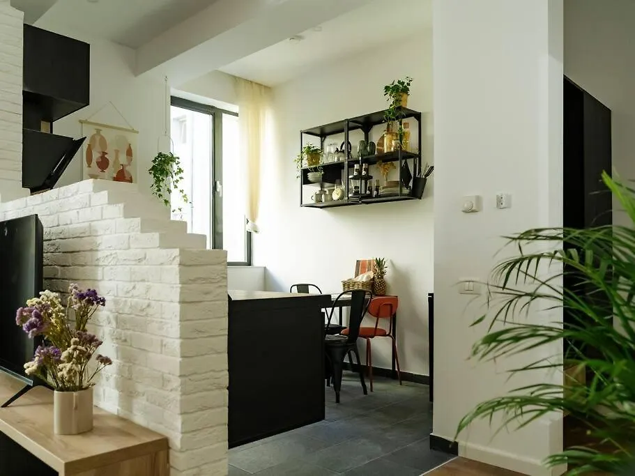 Central 5 Apartment - New Building & Parking Bucharest