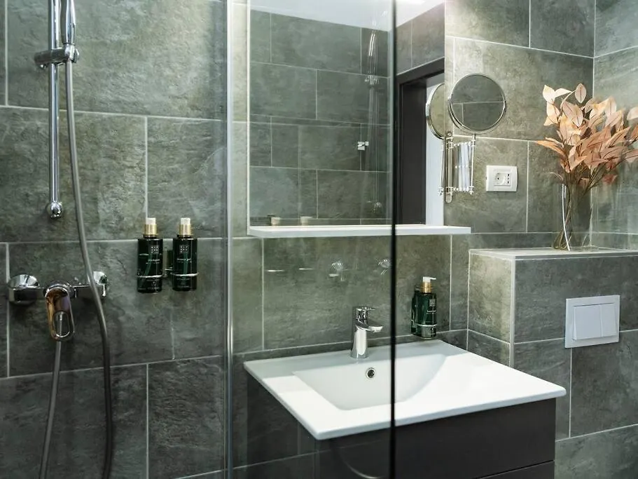 Central 5 Apartment - New Building & Parking Bucharest